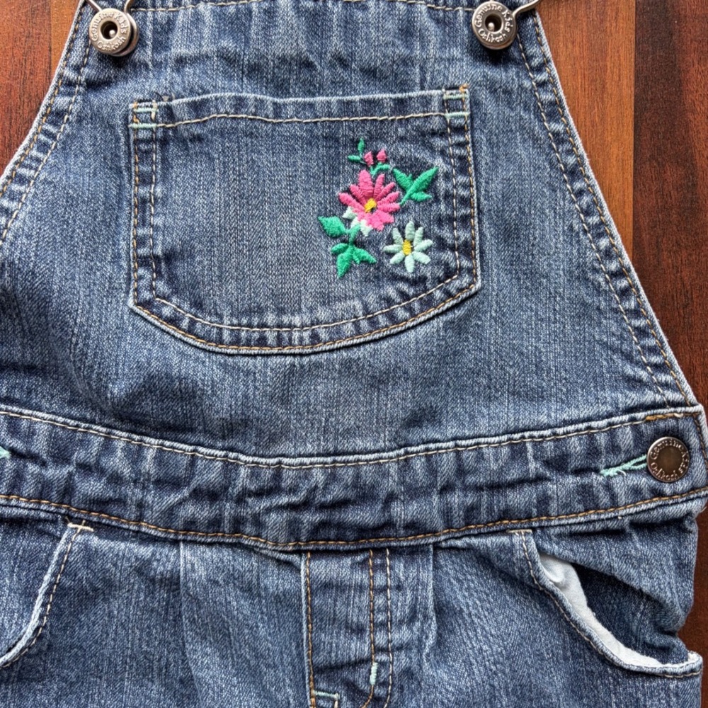 Genuine Kids OshKosh Blue‎ Denim Floral Embroidered Overalls 18M VN1191170